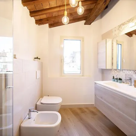 Sibilla Luxury Flat In Center Town Lucca